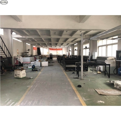 Ukuran kendaraan maksimum 5500*2200*2000mm Mesin cuci mobil tanpa sentuhan dengan sistem ground flushing
