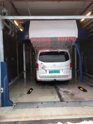 Robot cuci mobil otomatis 360 Dua sumbu bergerak Mesin Cuci Mobil Tanpa Sentuh Otomatis Tekanan tinggi Mesin Air Reverse Osmosis